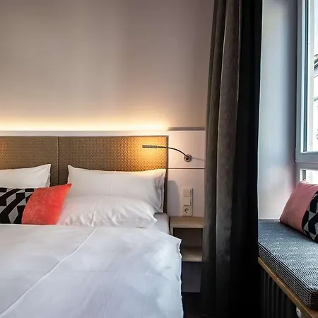 Отель Boutique Atrium 4*