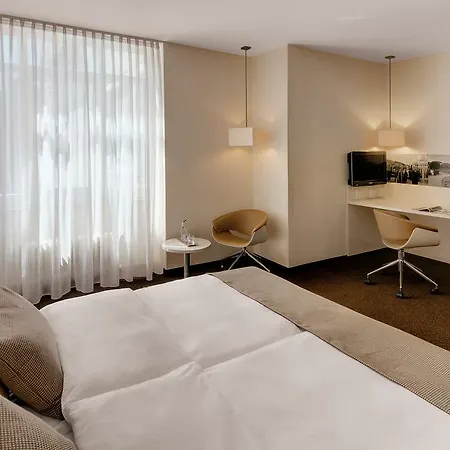 Boutique Atrium Hotel 4*