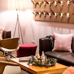 מלון Boutique Atrium 4*