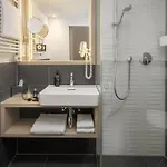 מלון Boutique Atrium 4*