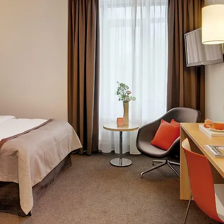 Boutique Atrium Hotel 4*